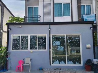 For rent 3 ベッドルーム townhouse in Saphan Sung, Bangkok