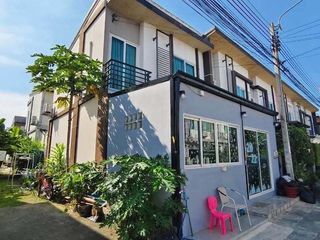For rent 3 ベッドルーム townhouse in Saphan Sung, Bangkok