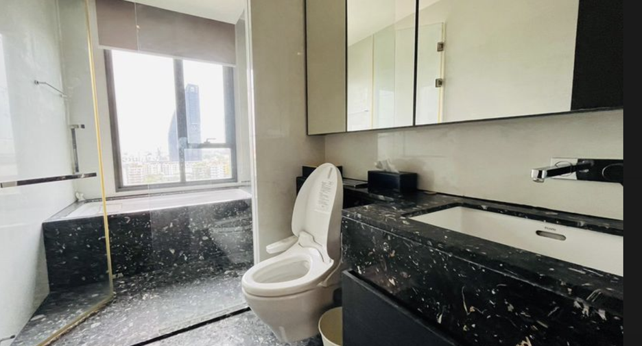 For rent 2 bedrooms condo in Khlong Toei, Bangkok