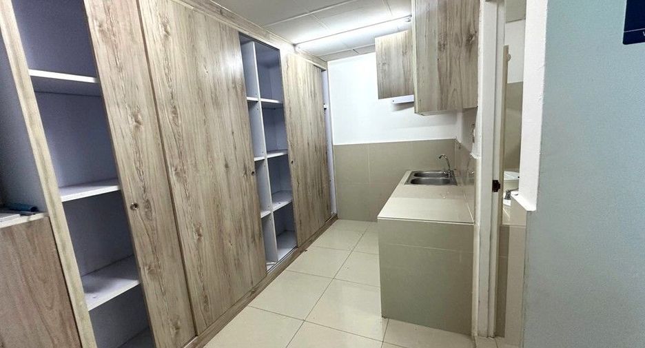 For rent office in Huai Khwang, Bangkok
