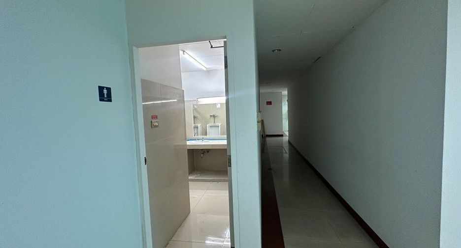 For rent office in Huai Khwang, Bangkok