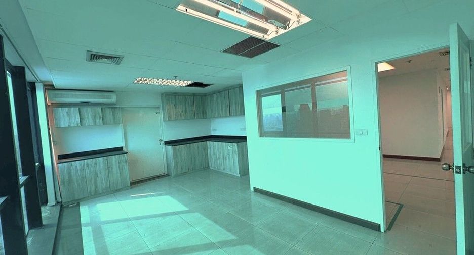 For rent office in Huai Khwang, Bangkok