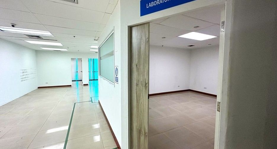 For rent office in Huai Khwang, Bangkok
