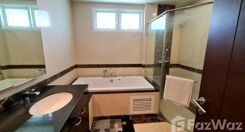 For rent 3 ベッドルーム condo in Watthana, Bangkok