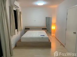 Casa adosada en alquiler de 2 habitaciones en Suan Luang, Bangkok