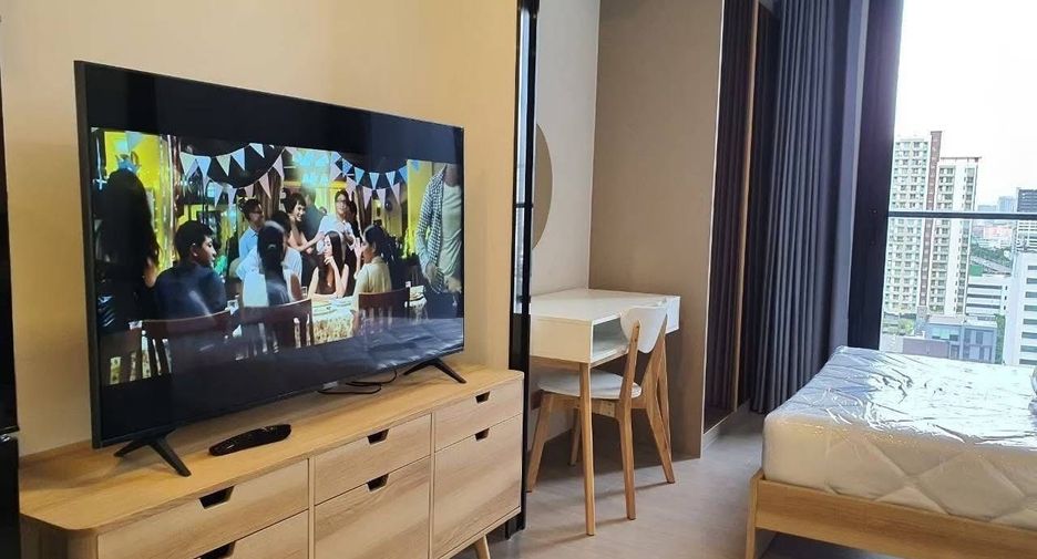 Wohnung zur Miete mit Studio in Huai Khwang, Bangkok