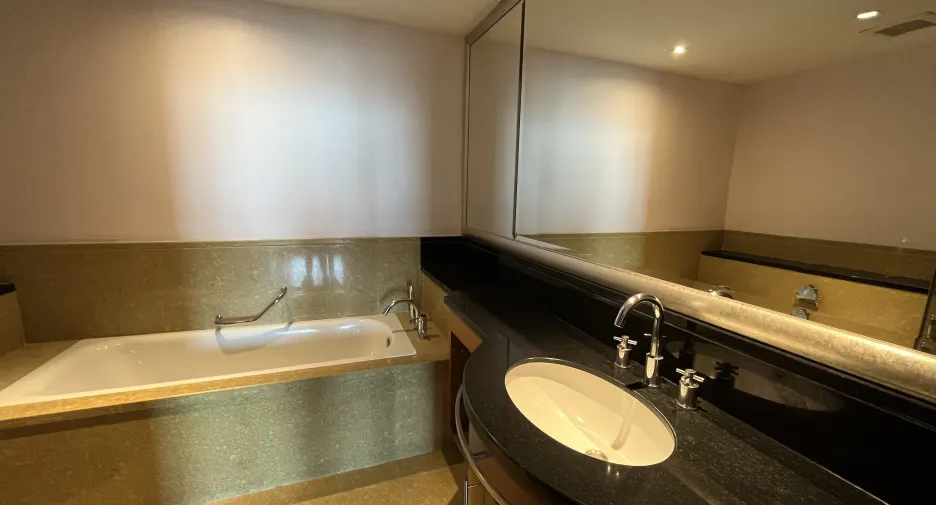 For rent 2 bedrooms condo in Sathon, Bangkok