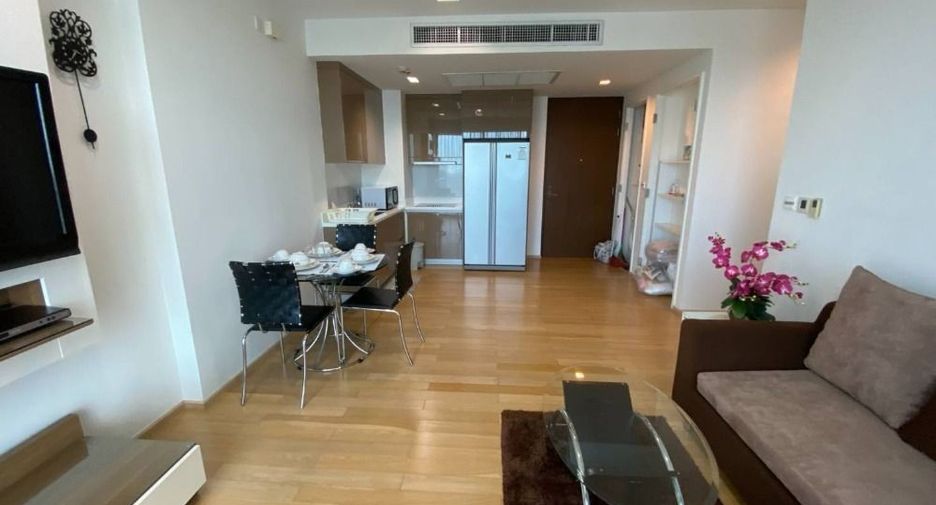 For rent 2 bedrooms condo in Khlong Toei, Bangkok
