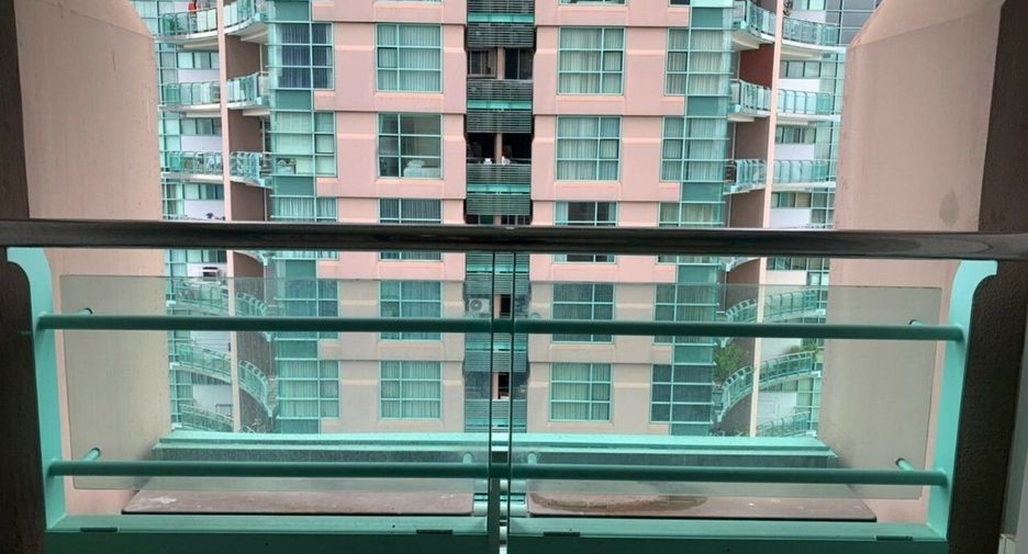 Condo en alquiler de 2 habitaciones en Bang Kho Laem, Bangkok