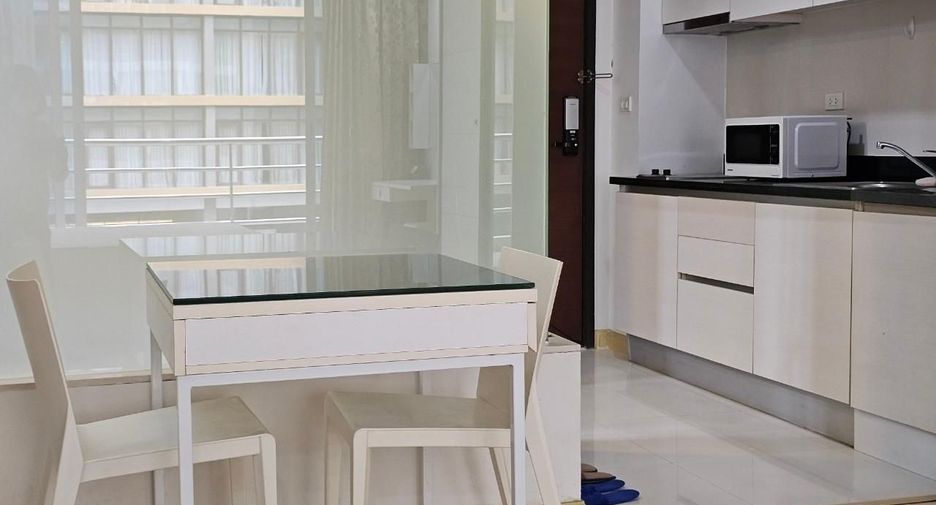 Wohnung zur Miete mit Studio in Pathum Wan, Bangkok