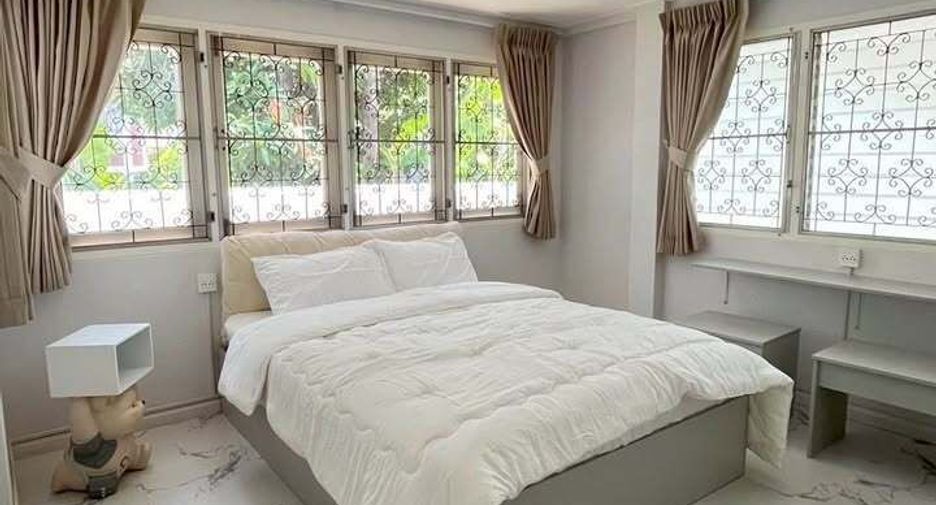 À louer 4 chambres maison à Suan Luang, Bangkok