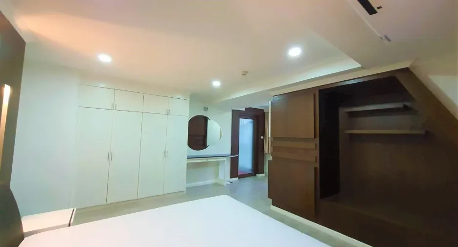 À louer 3 chambres condo à Watthana, Bangkok