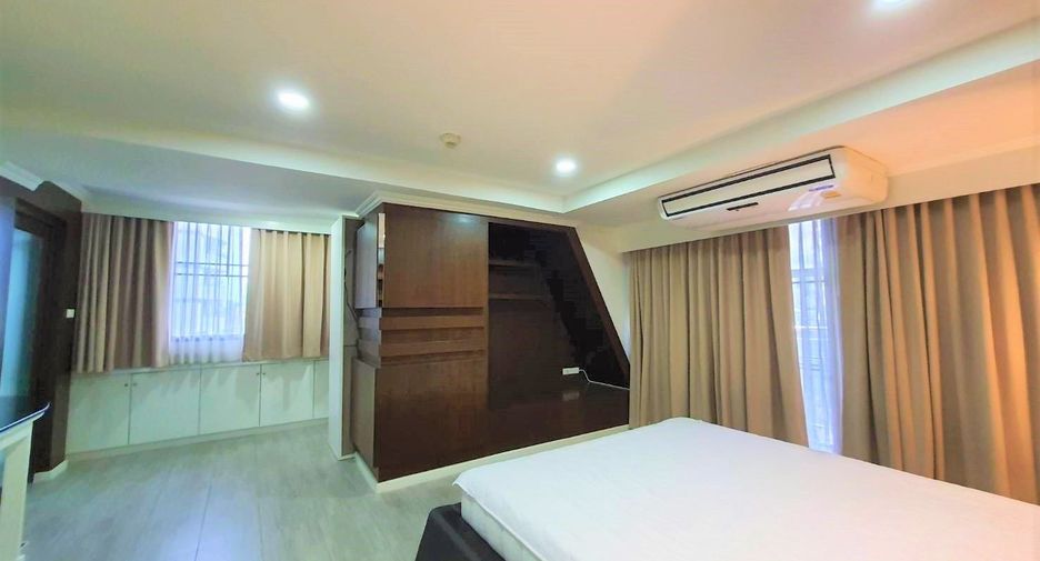 À louer 3 chambres condo à Watthana, Bangkok