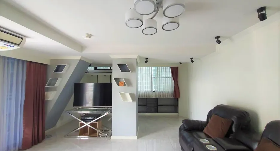 À louer 3 chambres condo à Watthana, Bangkok