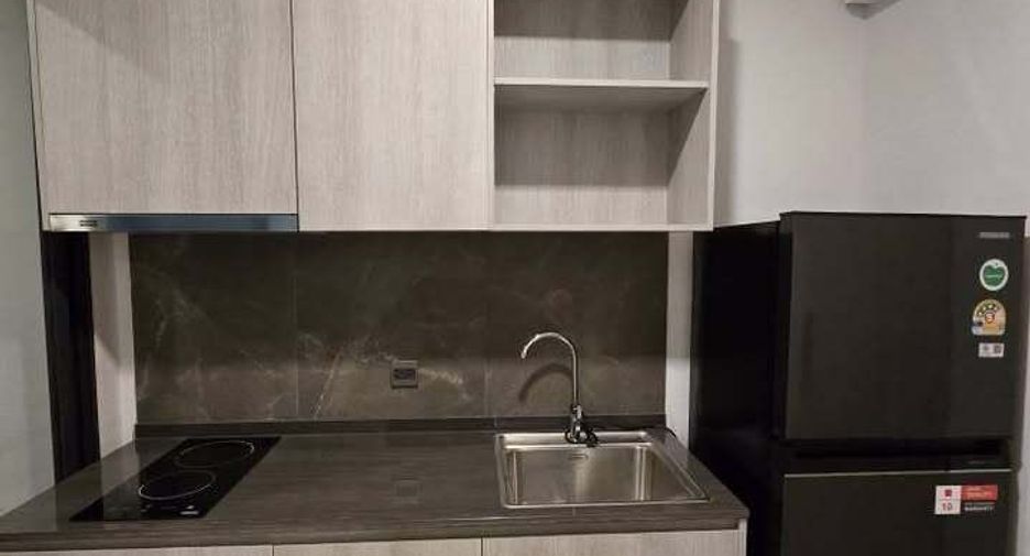Wohnung zur Miete mit Studio in Watthana, Bangkok