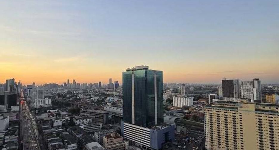 Wohnung zur Miete mit Studio in Watthana, Bangkok