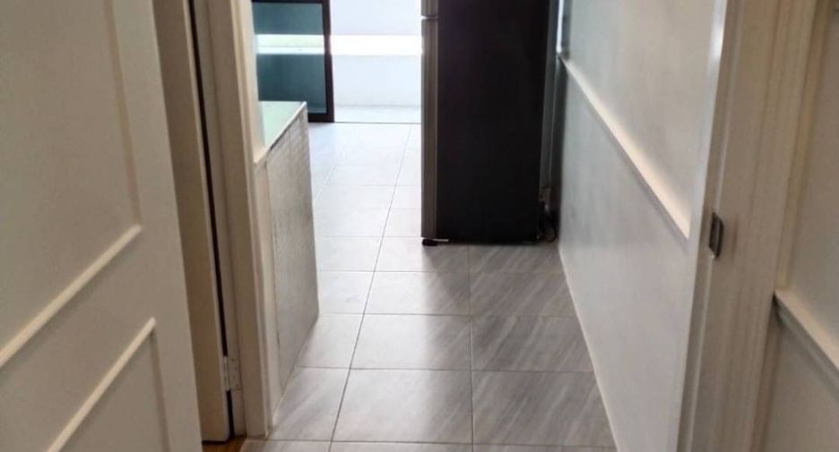 For rent 2 bedrooms condo in Sathon, Bangkok