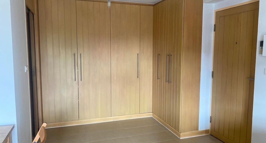 For rent 1 bed condo in Yan Nawa, Bangkok