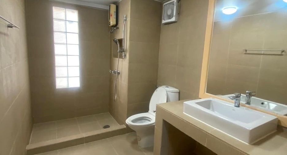 For rent 1 bed condo in Yan Nawa, Bangkok