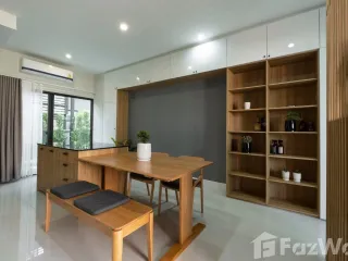 For rent 2 bedrooms townhouse in Saphan Sung, Bangkok