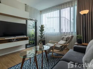 For rent 2 bedrooms townhouse in Saphan Sung, Bangkok
