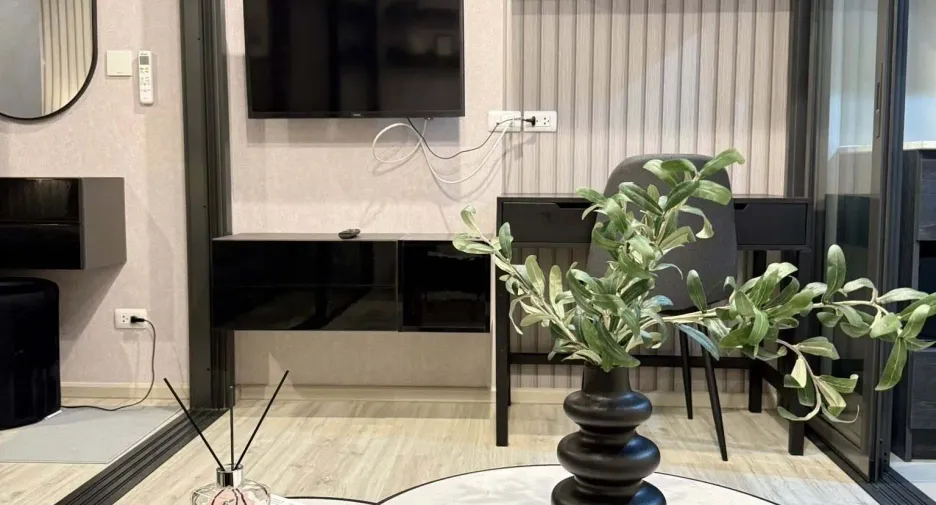 For rent 1 bed condo in Huai Khwang, Bangkok