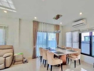 Аренда 3 спальни таунхаус в Bang Phli, Самутпракан