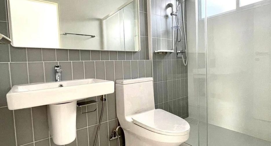 For rent 3 bedrooms townhouse in Prawet, Bangkok