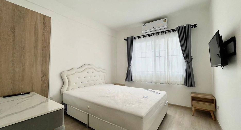 For rent 3 bedrooms townhouse in Prawet, Bangkok