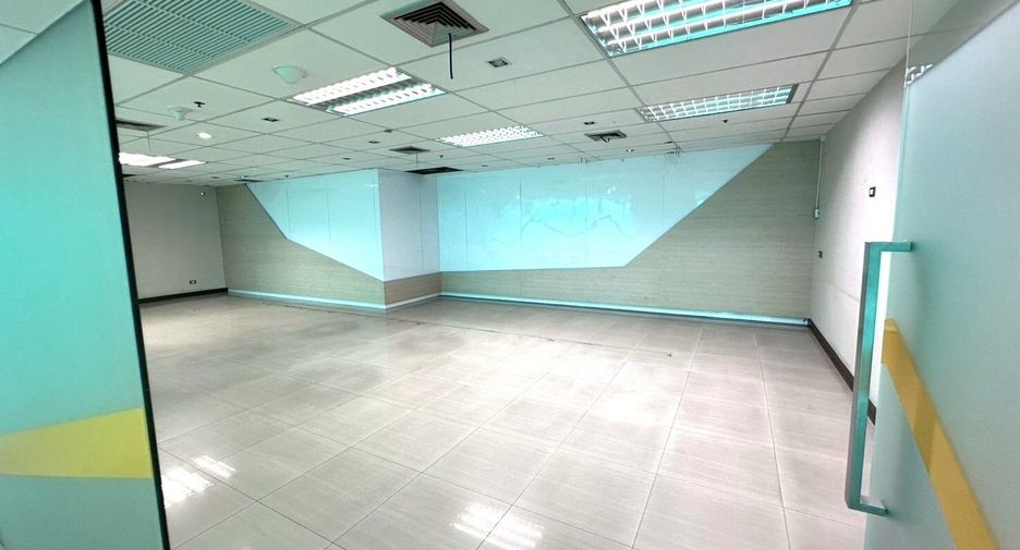 For rent office in Huai Khwang, Bangkok