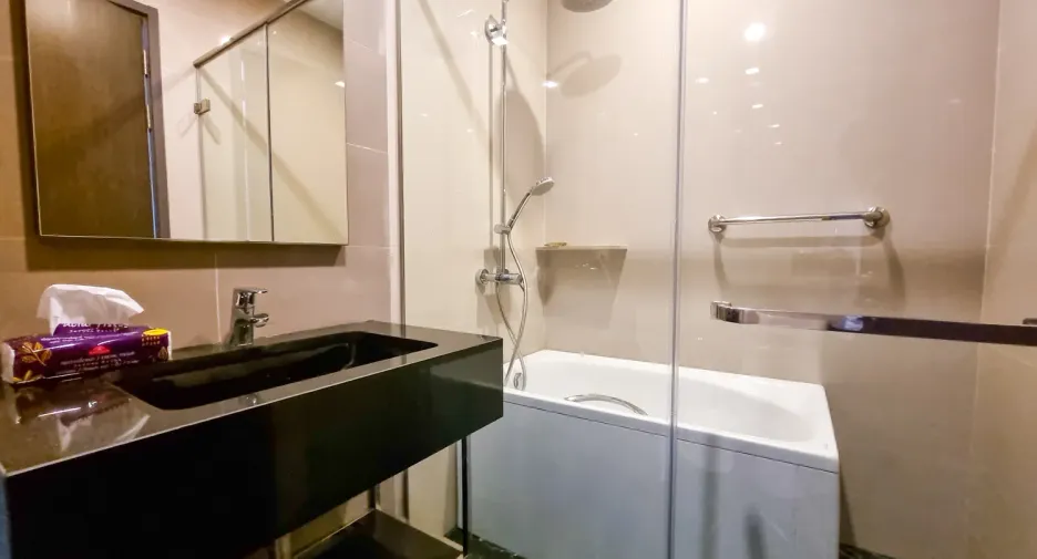 Condo en alquiler de 2 habitaciones en Khlong Toei, Bangkok