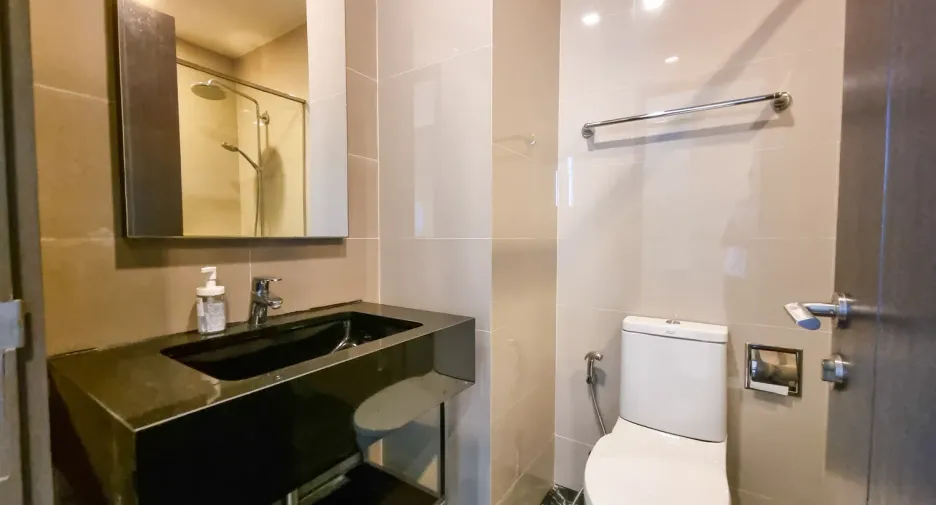 Condo en alquiler de 2 habitaciones en Khlong Toei, Bangkok