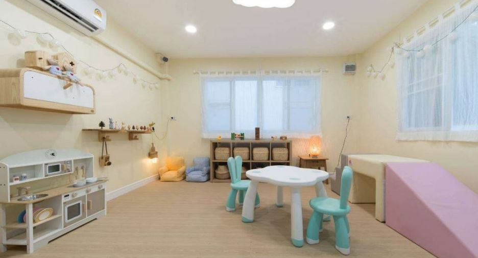 For rent 2 bedrooms apartment in Watthana, Bangkok