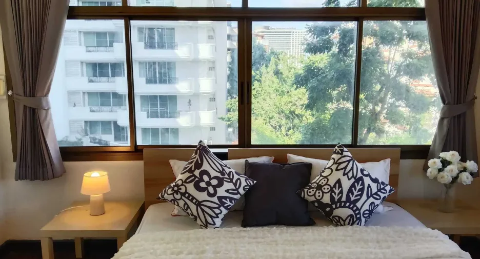 For rent 3 bedrooms condo in Watthana, Bangkok