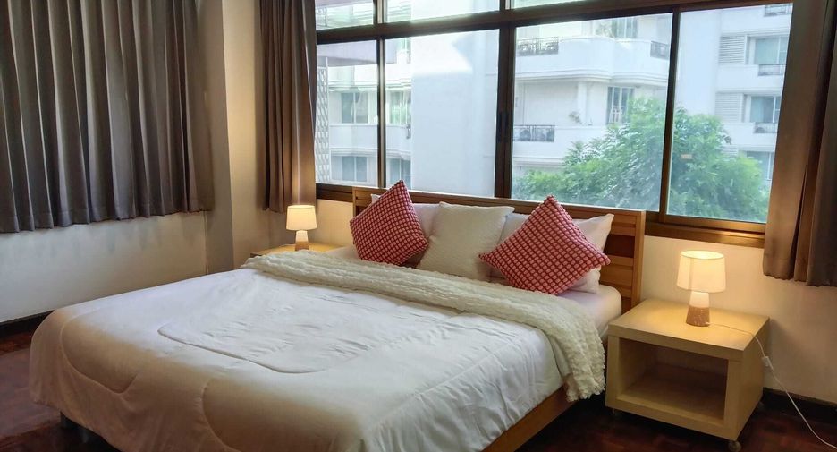 For rent 3 bedrooms condo in Watthana, Bangkok