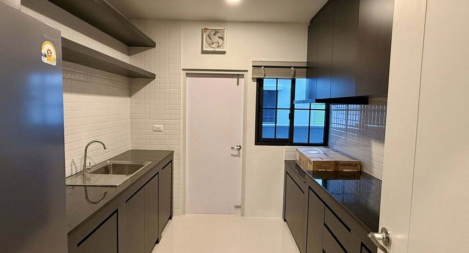 ให้เช่า 4 ห้องนอน บ้านเดี่ยว ใน บางพลี, สมุทรปราการ