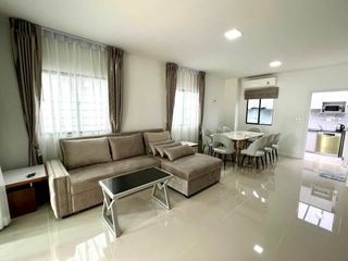 Reihenhaus zur Miete mit 3 Zimmer in Wang Thonglang, Bangkok