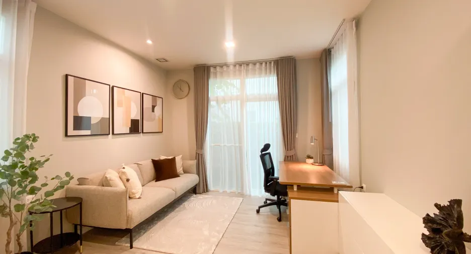 Haus zur Miete mit 4 Zimmer in Prawet, Bangkok