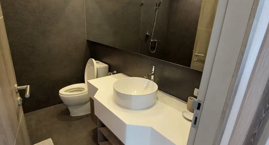 Condo en alquiler de 2 habitaciones en Khlong Toei, Bangkok