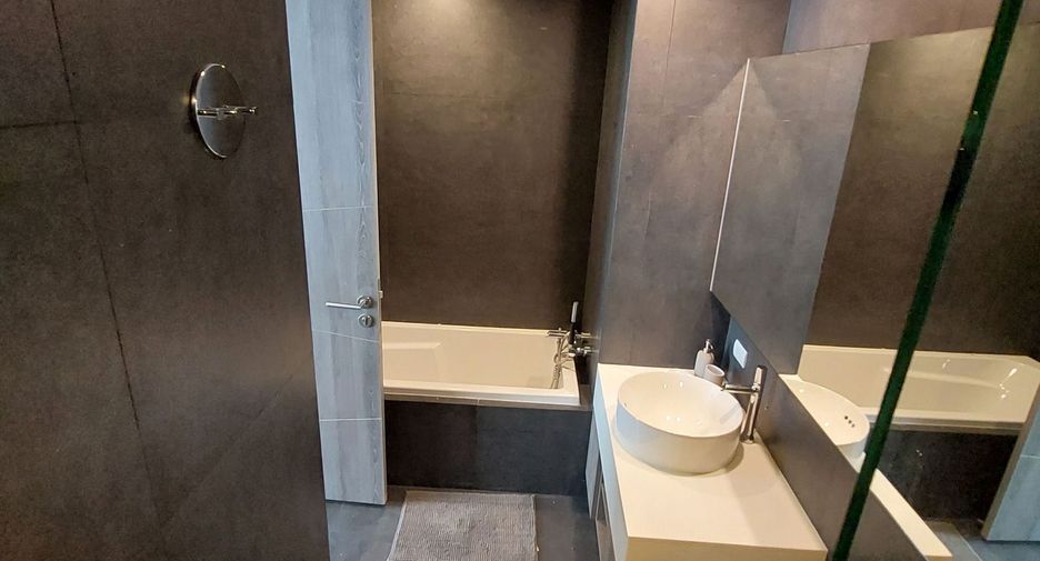 Condo en alquiler de 2 habitaciones en Khlong Toei, Bangkok