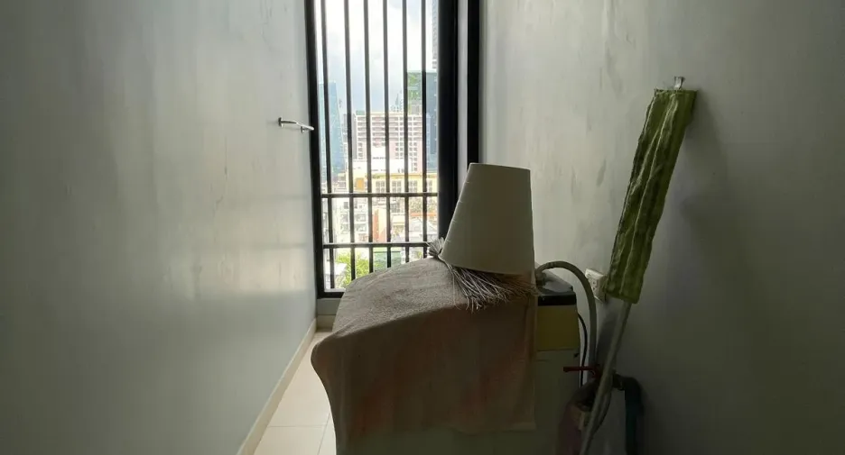 For rent 2 bedrooms condo in Ratchathewi, Bangkok