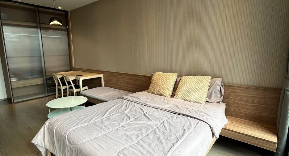 For rent studio condo in Khlong Toei, Bangkok