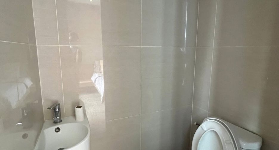 For rent studio condo in Khlong Toei, Bangkok