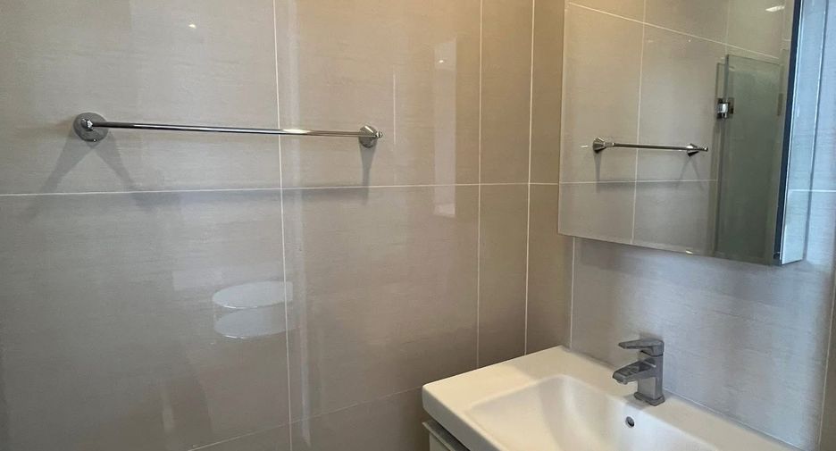 For rent studio condo in Khlong Toei, Bangkok