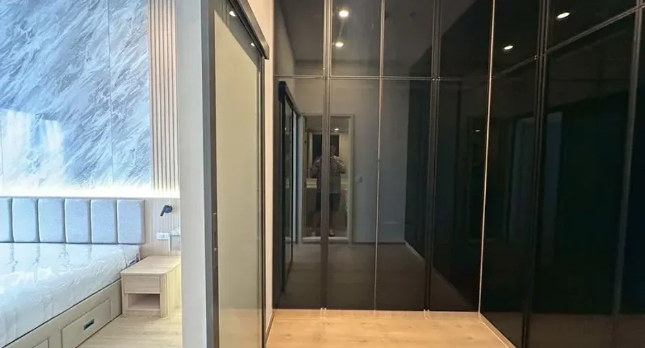 For rent 3 bedrooms condo in Khlong Toei, Bangkok