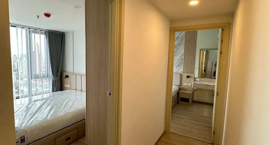 For rent 3 bedrooms condo in Khlong Toei, Bangkok
