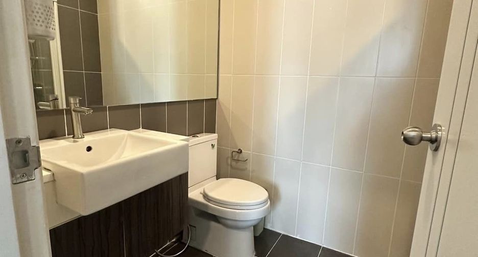 For rent 1 bed condo in Huai Khwang, Bangkok