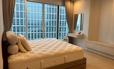 For rent 3 bedrooms condo in Yan Nawa, Bangkok