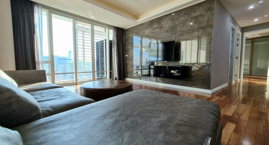 For rent 2 ベッドルーム condo in Pathum Wan, Bangkok