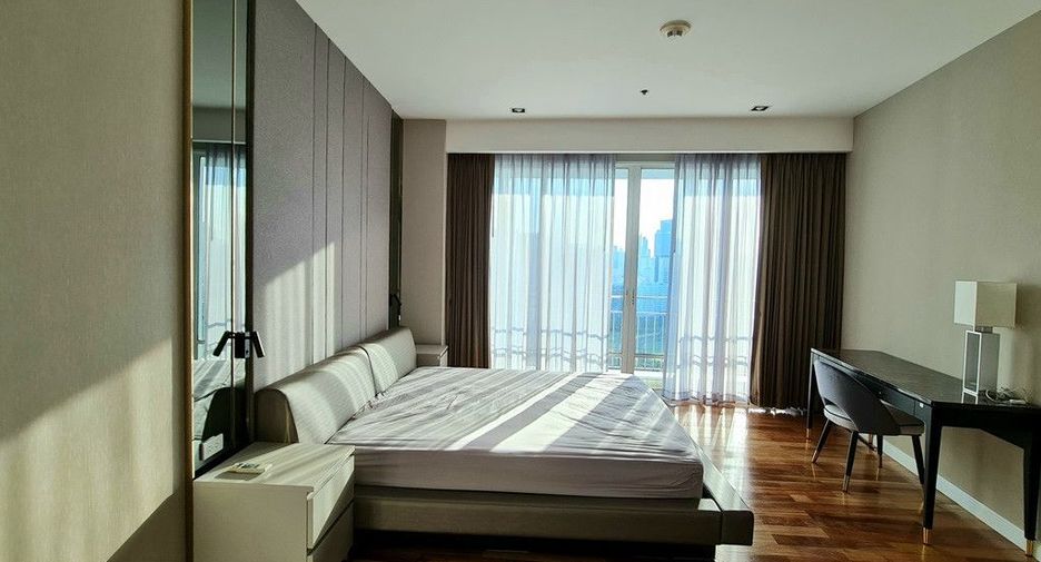 For rent 2 ベッドルーム condo in Pathum Wan, Bangkok